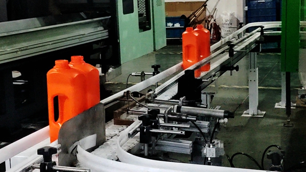 吹塑車間自動化傳送生產(chǎn)線