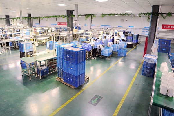 小家電類(lèi)產(chǎn)品OEM代工廠(chǎng)家組裝車(chē)間